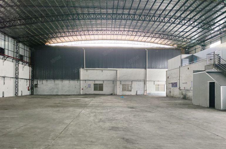 寮步新出10米高钢构低价出租，带现成航车，办公室，周边无居民