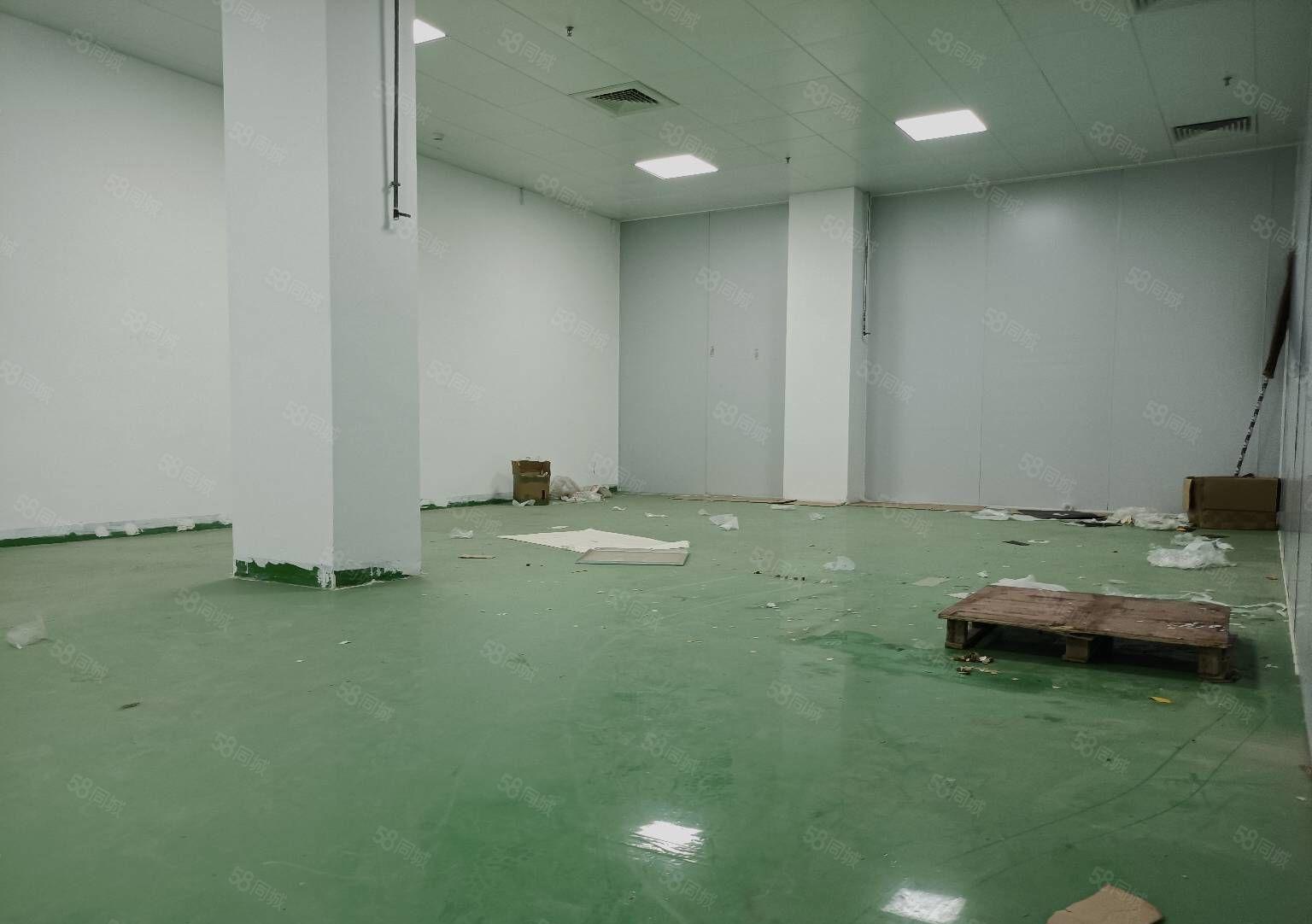 寮步汽车东站附近搬空标准一楼950平方，现成装修，急租