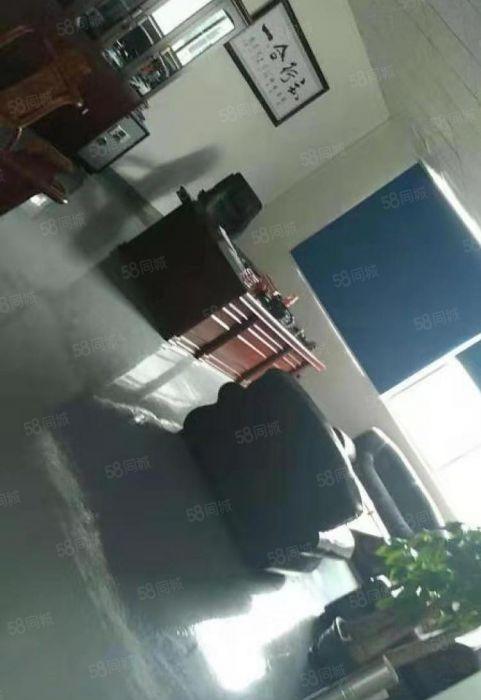 寮步岭厦即将空出二楼整层600平方，精装修，九成新