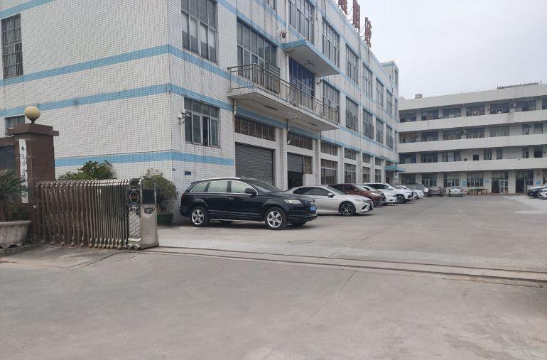 寮步 泉塘 独院 厂房出租 共5000平方，形象好