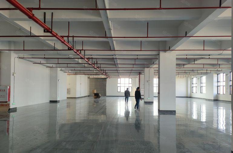 东莞市寮步镇原房东现成装修仓库厂房出租水电齐全，3吨货梯