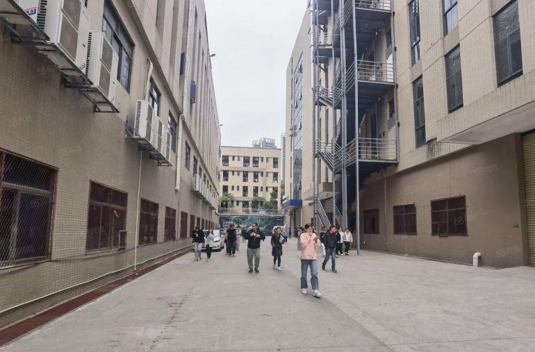 寮步17元2000平米一楼厂房出租交通便利适合机械设备组装等