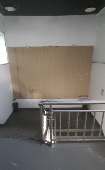 寮步原房东园区整层2000平方厂房出租现成办公室装修水电齐全