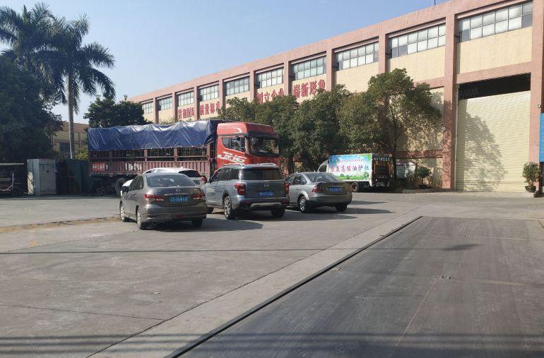 寮步 凫山 8米高 钢构 厂房出租1500平方,九成新