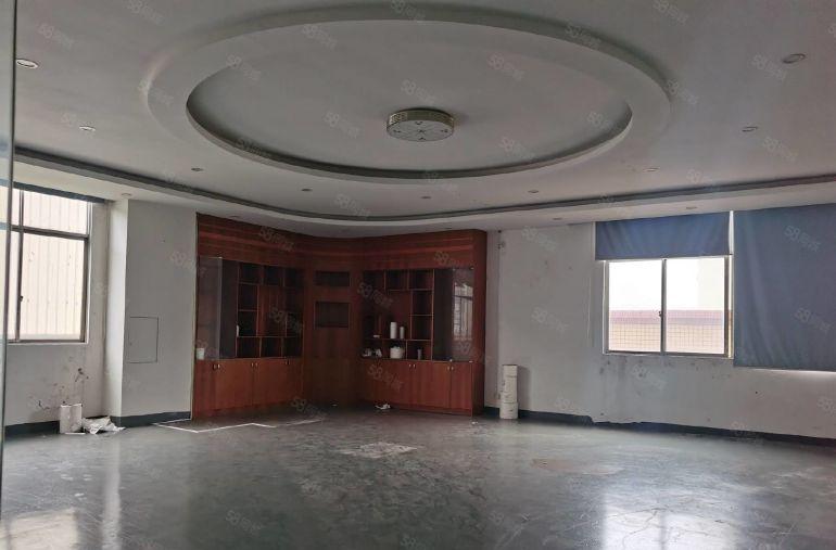 寮步华南城工业区二楼厂房出租2500平米现成装修