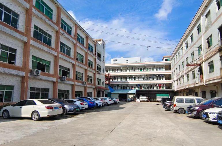 寮步石龙坑4楼整层1360平方厂房出租带办公室装修只租10元