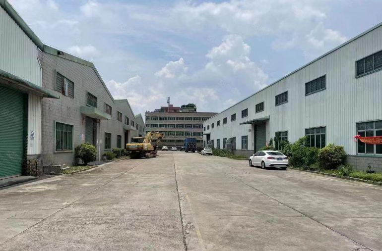 寮步园区单一层厂房每栋3500平低价出租，滴水10米带牛角！