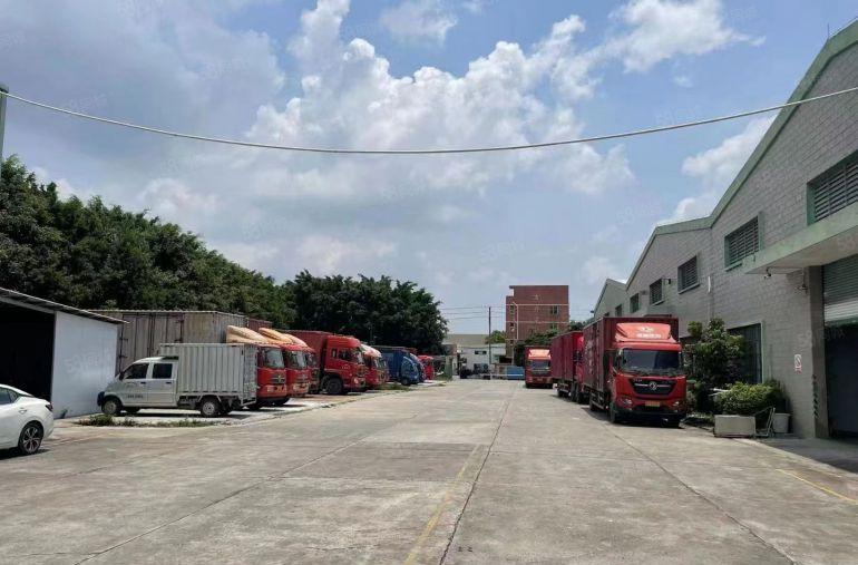 寮步园区单一层厂房每栋3500平低价出租，滴水10米带牛角！