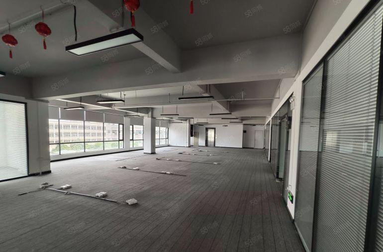 寮步镇精装修，楼上800平方。价格13元，位置佳，形象好