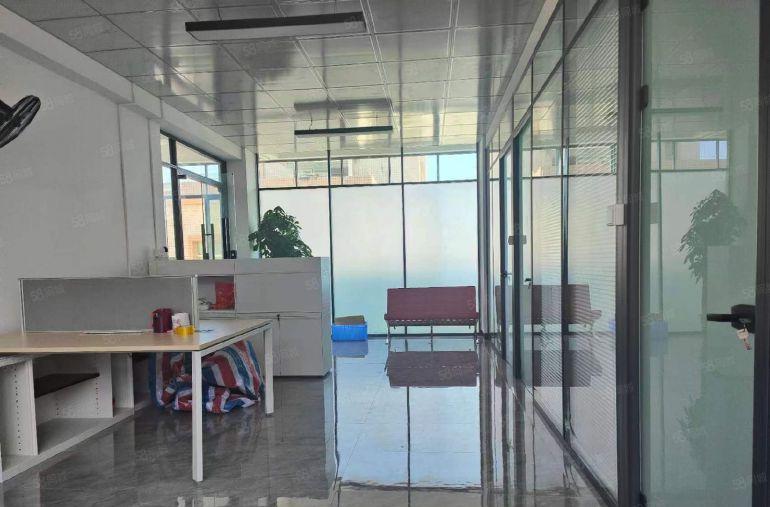 豪华装修办公室全新地坪漆厂房低价出租