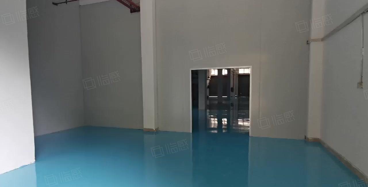 小独院厂房总面积2100方，可进大货柜