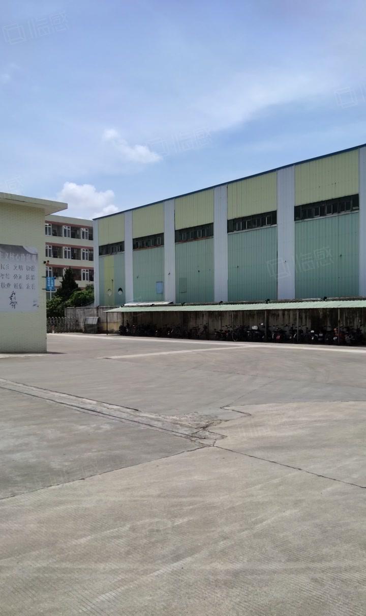 寮步厂房出租石龙坑4300平方厂房招租带地喷漆12元全包！