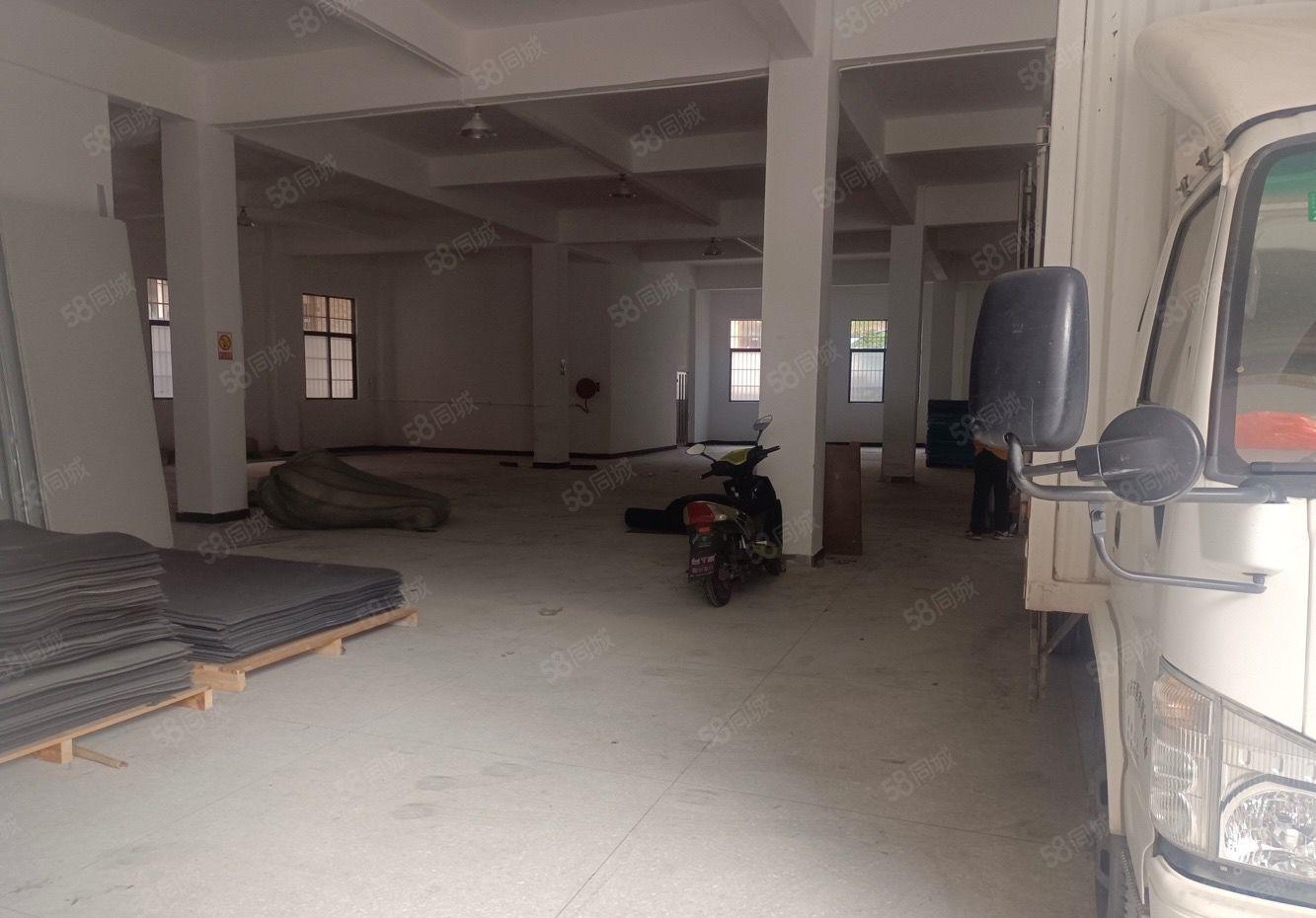 寮步竹园一楼厂房出租！形象好，9成新！