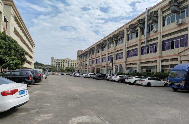 出租厂房 楼上1100平方，现成装修，水电齐全 通天然气蒸汽