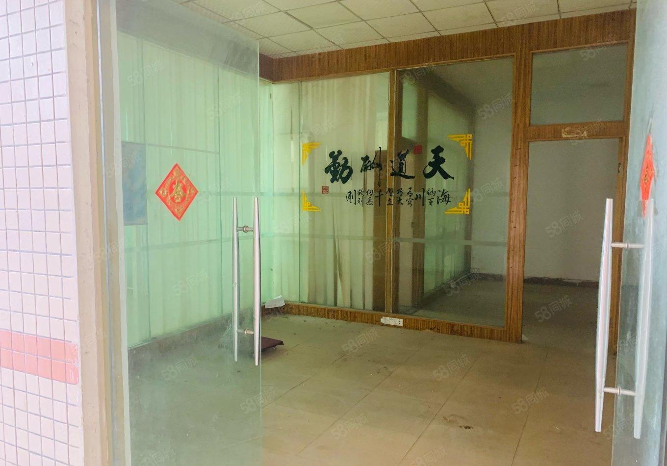 中堂厂房出租主路边独院厂房出租3000方，配豪华办公室宿舍