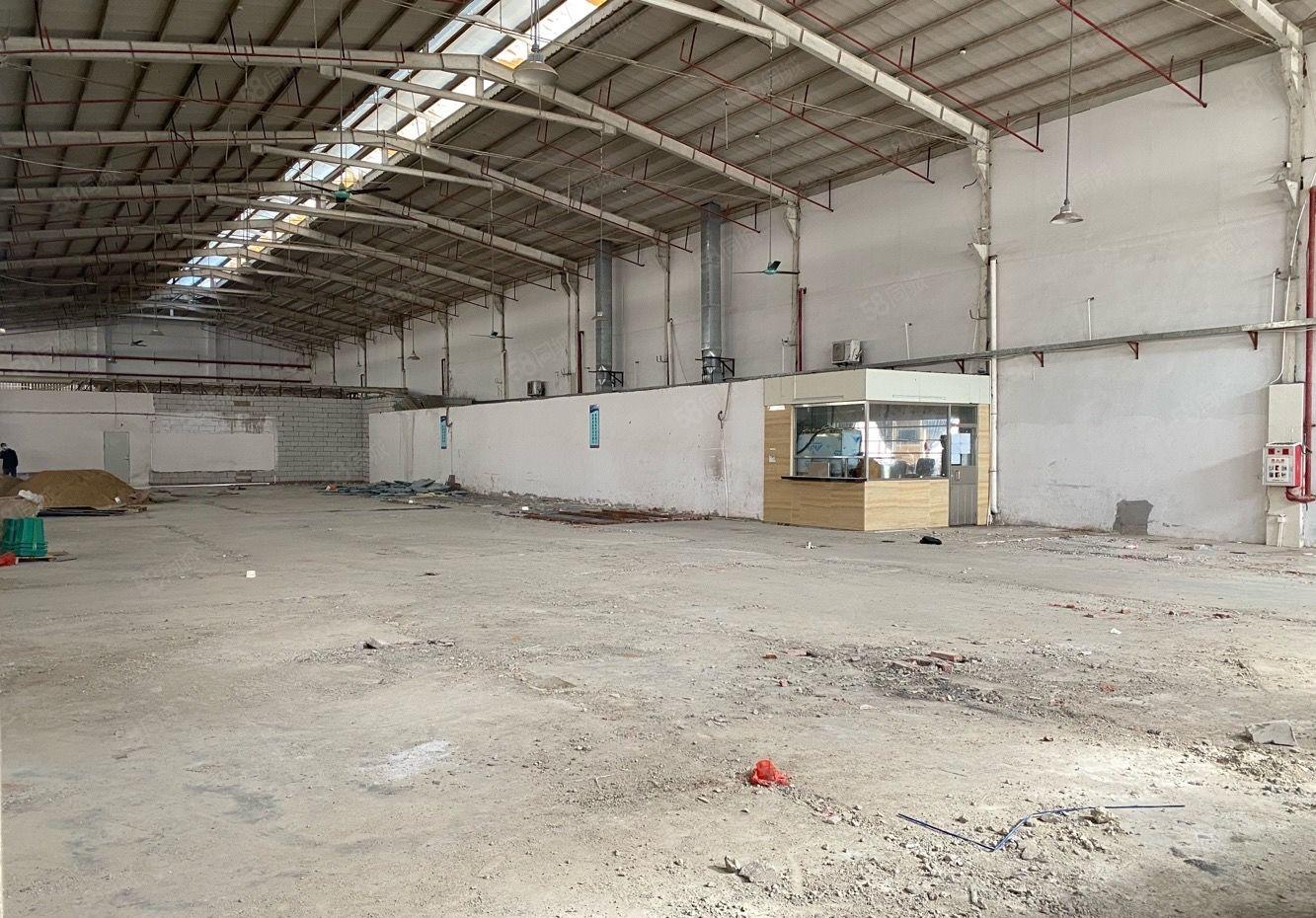形象好罗沙新出钢结构低价厂房出租可分租设备五金仓库出租空地大
