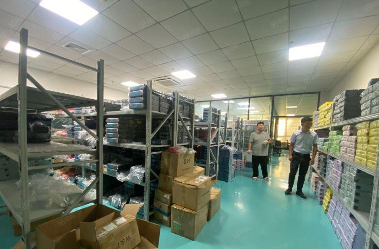 东莞大朗大型工业园楼上3500平精装修厂房出租形象好靠近高速