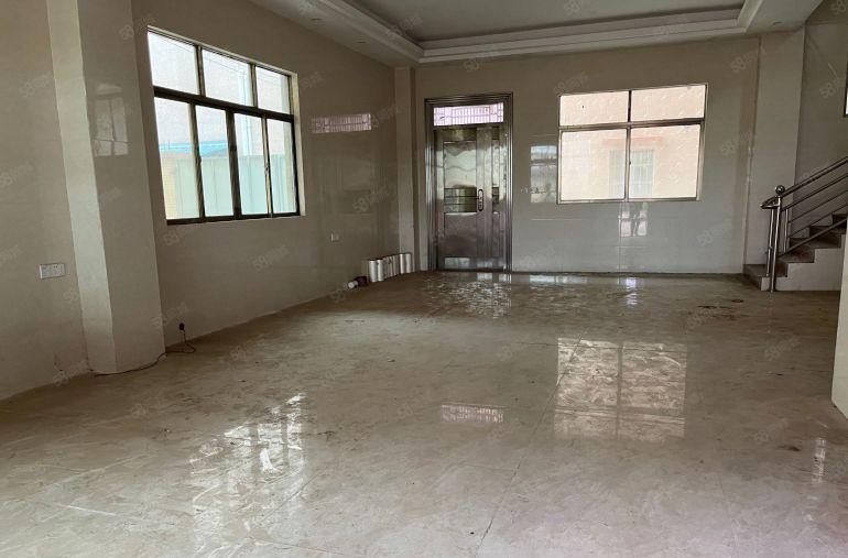 凤岗镇雁田原房东钢构砖墙到顶单一层小独院底价出租，周边无居民