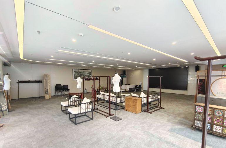 精装房源出租，凤岗天安数码城，精装装通间189平，拎包入驻