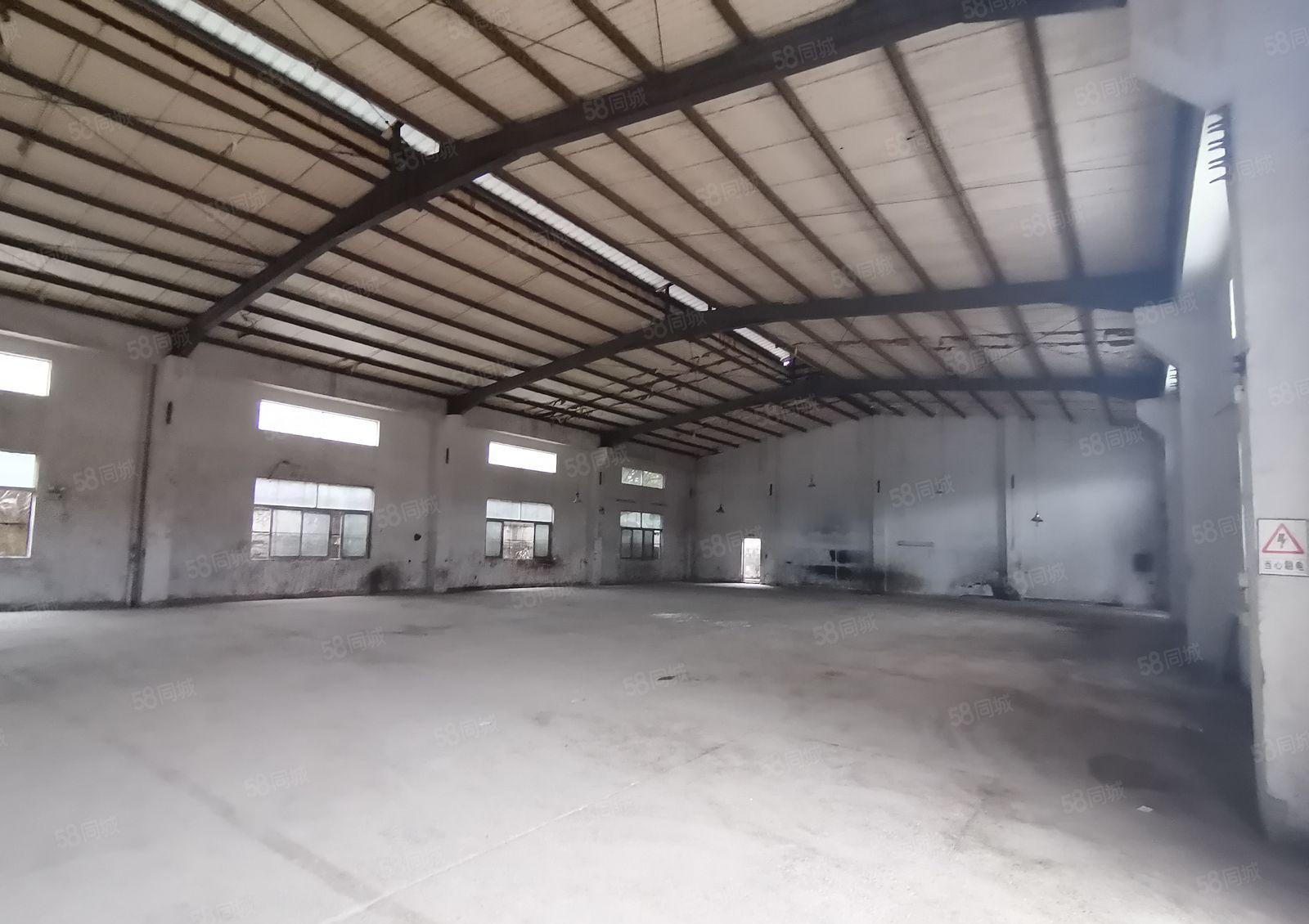 凤岗官井头德成工业区独院1200平红本钢构仓库厂房出租可分租