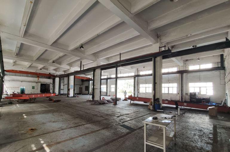 1000平方带行车免转让费原房东重工业一楼厂房出租雁田布心村