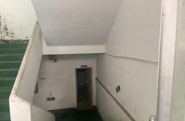 凤岗油甘埔楼上带装修500平方