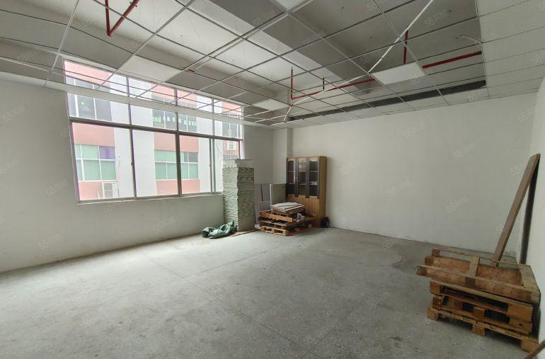 凤岗金凤凰楼上1500平租金14元厂房出租现成办公室水电