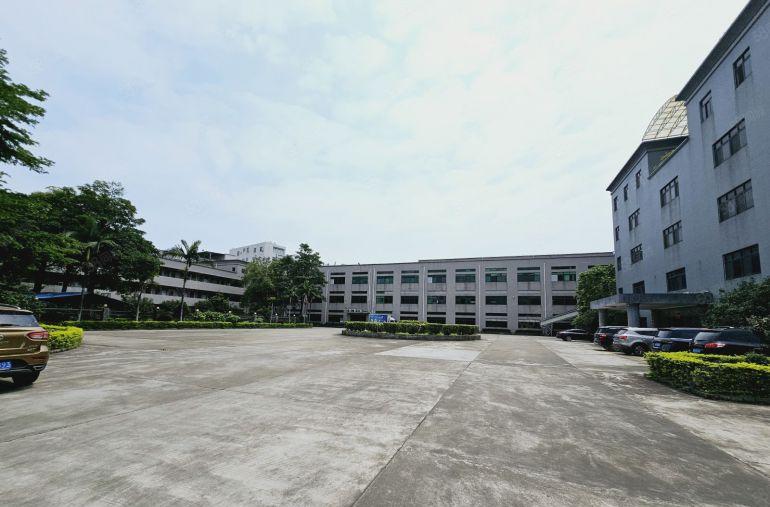 凤岗高速路口实际面积出租三楼3300平米，原房东，超大空地