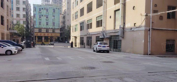 凤岗镇小独栋3000平方，价格13元，高度8米，形象好