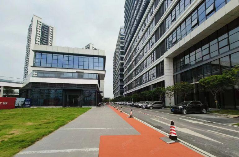 首层高8米凤岗竹塘厂房出租单层面积1800平，多层大小可分租