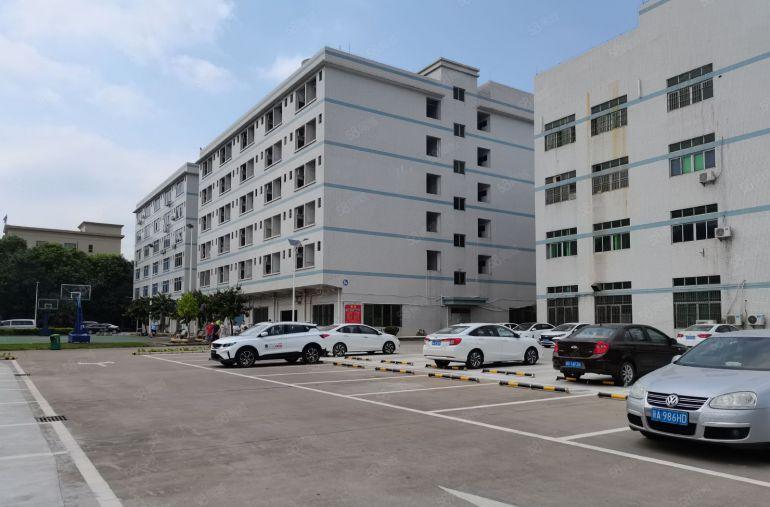 凤岗天堂围新出独门独院一楼3000平厂房出租，带现成办公室