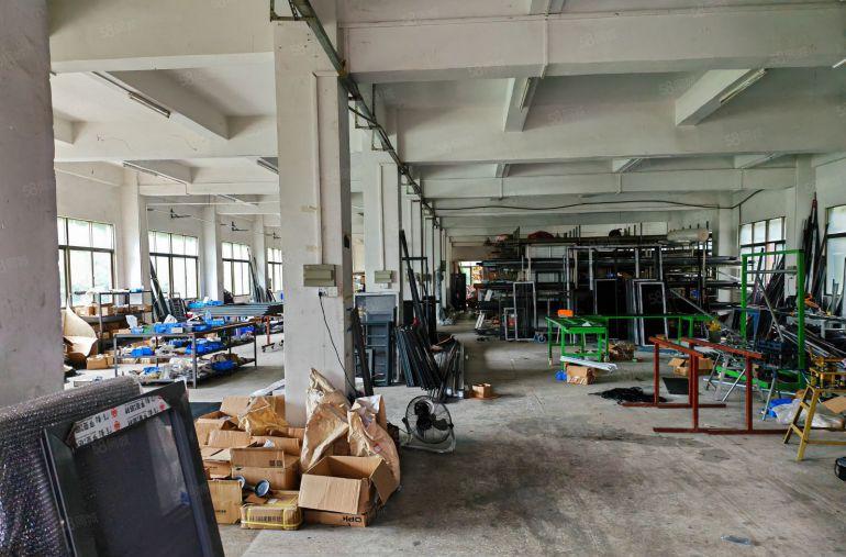 凤岗雁田独栋厂房出租原房东实际面积出租2400平可分租