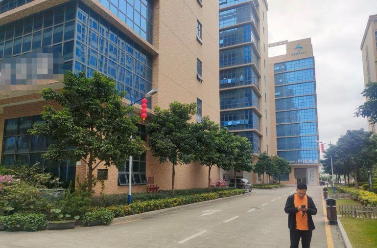 即将空出独栋厂房每层3500平方米）带豪华装修一楼厂房带行车