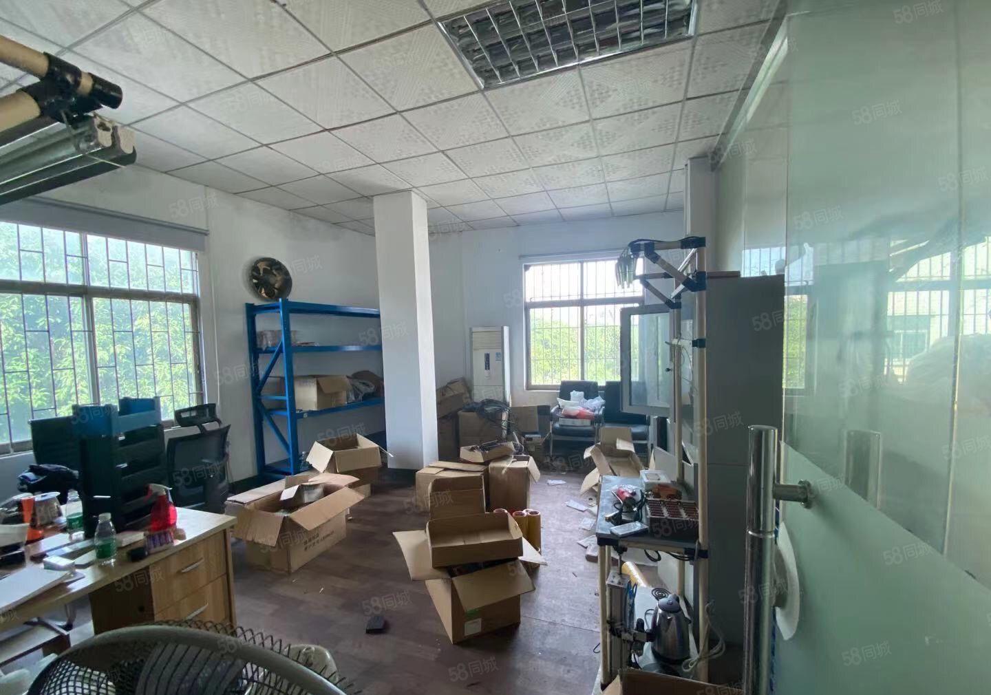 凤岗新出二楼整层300平方 豪华装修 水电齐全 ！