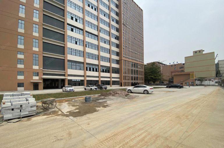 凤岗镇金凤凰工业区原房东全新厂房单层2000平方分租1000