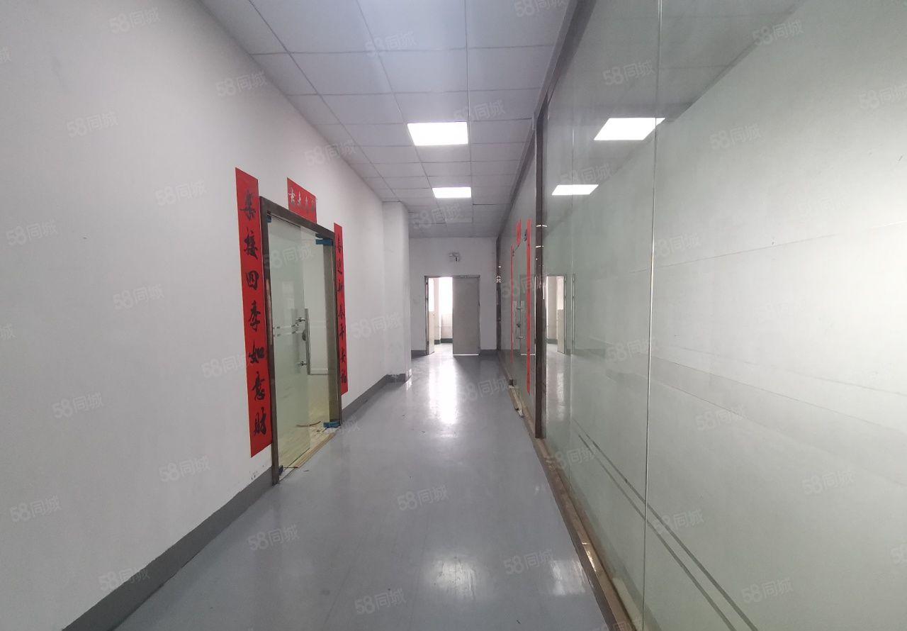 凤岗浸校塘楼上电商仓库厂房出租930平 现成水电装修免费用