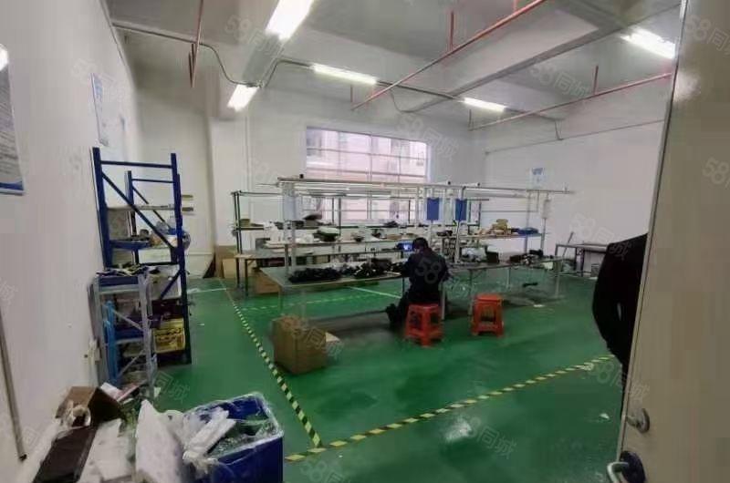 凤岗雁田汽车站附近月底空出楼上带精装修1200平方出租