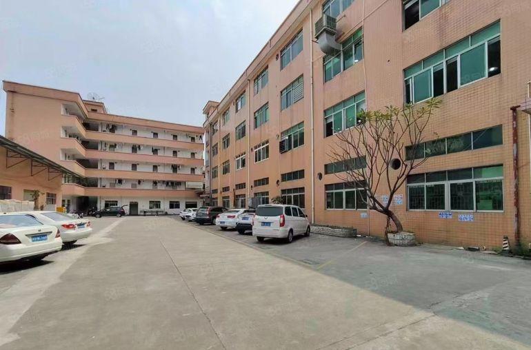 凤岗雁田新出5000平方米原房东独门独院厂房）