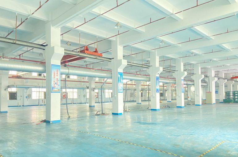 出租凤岗原房东一楼带牛角带行车 适合注塑五金模具压铸钣金等等