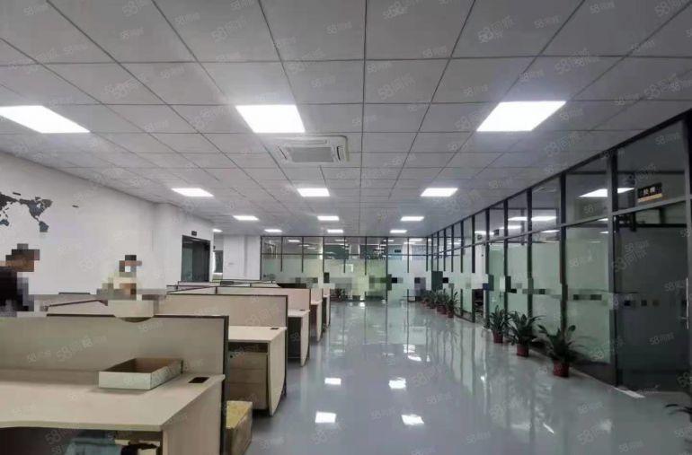 凤岗雁田新出原房东楼上3300平带装修厂房仓库出租，拎包生产