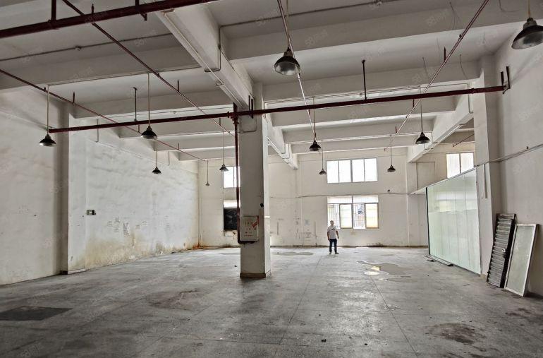 凤岗镇油甘埔村正规工业园一楼标准厂房550平水电齐全现成装修