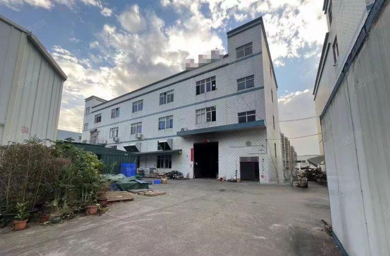 凤岗中心地段4000平方米独院厂房出租）带装修水电