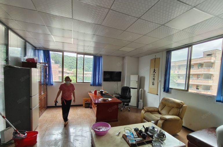 凤岗油甘埔原房东1200平厂房出租，现成办公室水电