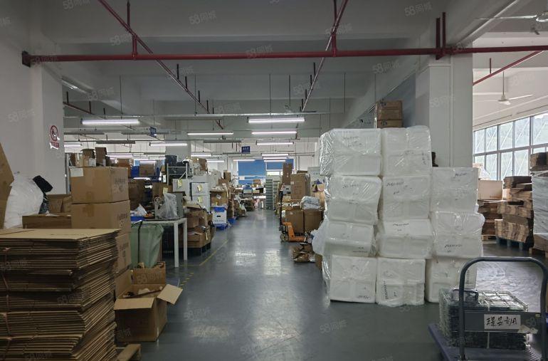 凤岗雁田新出带办公室精装修标准厂房楼上2000平出租现成水电