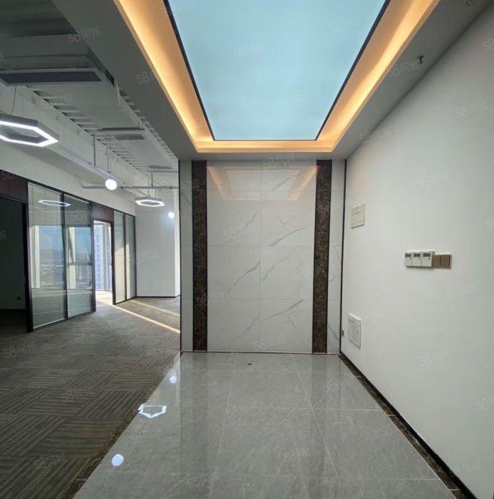 凤岗原房东楼上9.9元出租，有办公室，水电齐全拎包开工。