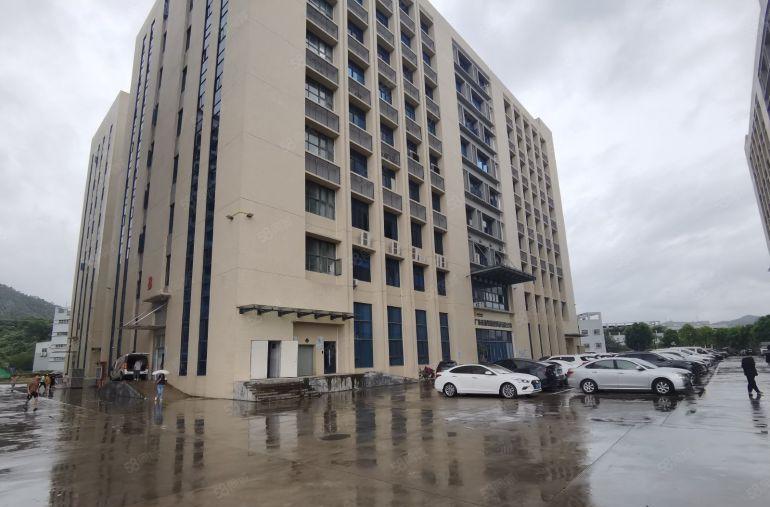 9元清盘凤岗金凤凰新空出楼上1500平地坪漆办公室水电齐全