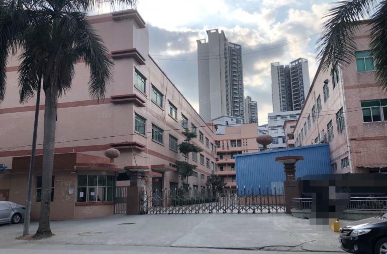 凤岗五联靠平湖新出7000平独门独院厂房仓库出租，拎包生产