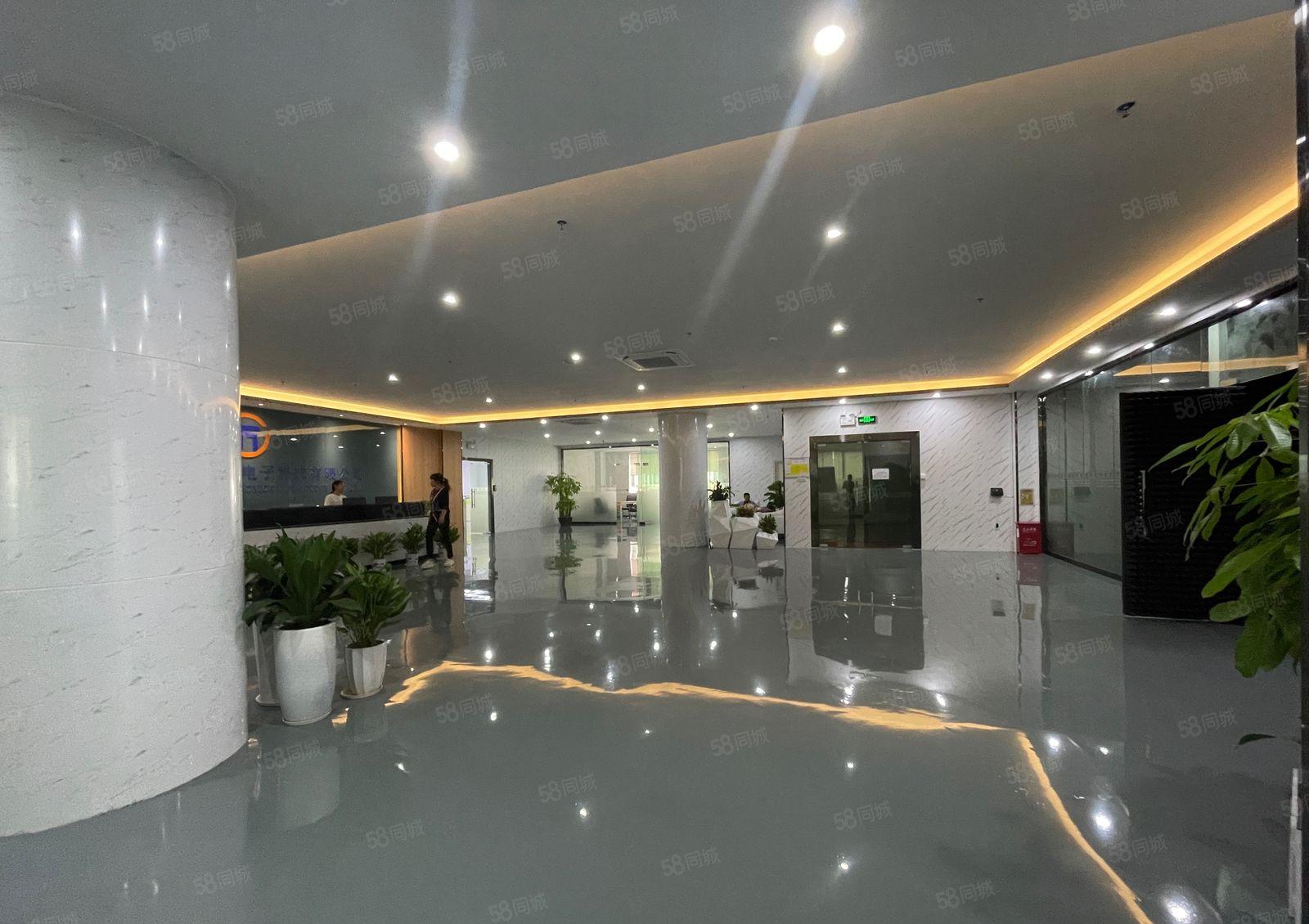 凤岗官井头楼上厂房出租3000平精装修办公室水电齐全，