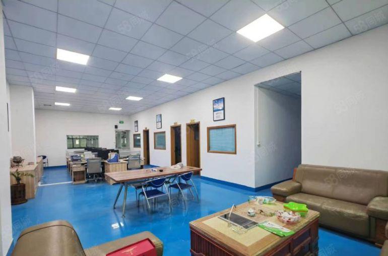 凤岗原房东独院一楼厂房出租，7.5米高带牛角行车空地超大免费