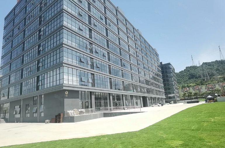 全新红本厂房出租）凤岗原房东2500平方米起租也适合电商仓库